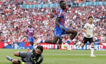 Sixth-tier Macclesfield shock holders Palace; City hit 10 in FA Cup
