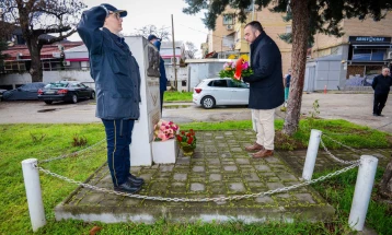 Тошковски оддаде почит на полициските херои по повод 26 години од нивната смрт
