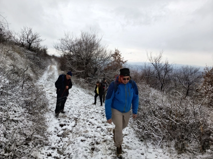 Кавадаречките планинари од „Орле“ со традиционална прва акција ја започнаа новата година