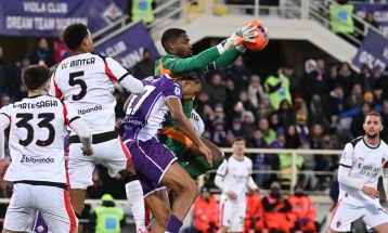 Милан избегна пораз од Фиорентина благодарение на гол во доцниот период