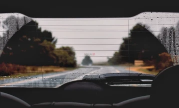 Сообраќајот се одвива во зимски услови, внимателно возење на критичните делници