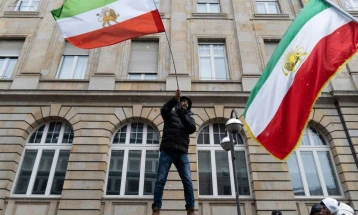 Iranianët u tubuan nëpër Evropë, Britani të Madhe, Australi në mbështetje të protestave