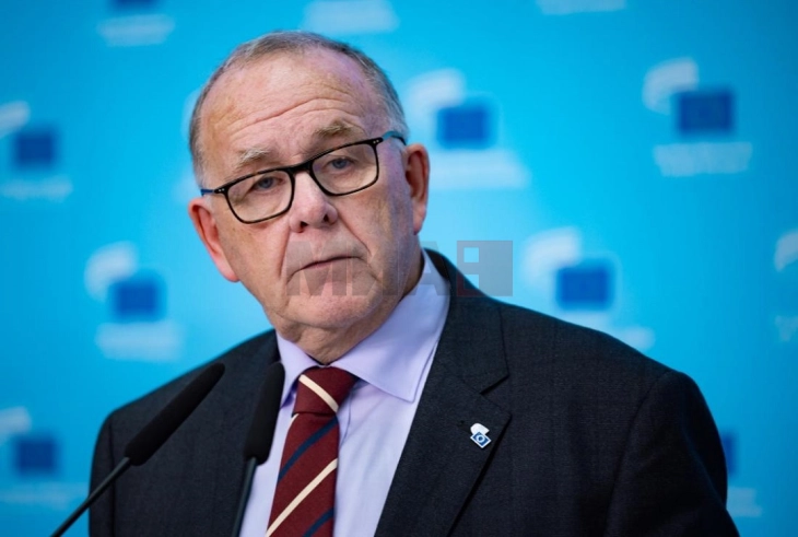 Шејмус Боланд: ЕУ се оддалечува од грижите на обичните луѓе