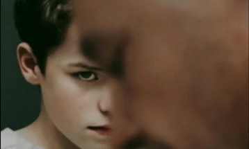 Stars of 'Adolescence' enjoy sparkling night at Golden Globes