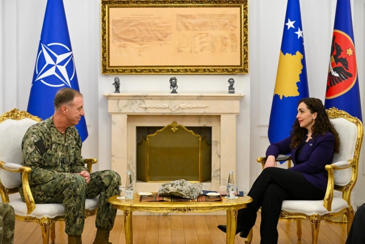 Presidentja e Kosovës, Osmani priti komandantin e Komandës së Forcave të Përbashkëta e NATO-s në Napoli, Admiralin Xhorxh M. Uikof