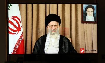 Иранскиот врховен лидер ги предупреди американските политичари да „престанат со нивната измама“