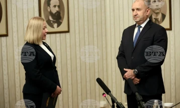 Радев го врачи вториот мандат за состав на бугарска влада, ПП-ДБ го врати нереализиран