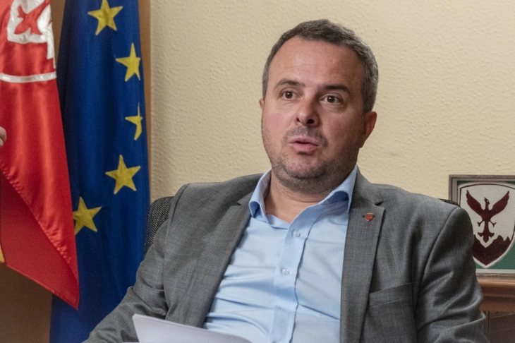 Герасимовски: Стипендиите во основните училишта во Центар зголемени за 1.000 и 1.500 денари, инвестираме во образованието и во младите