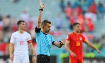 УЕФА и Британските федерации ја отфрлаат реформата на правилото за офсајд