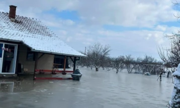 Вонредна состојба се уште во осум општини во Србија