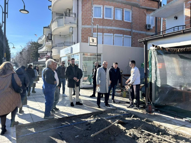 Kryetari Qyra kreu mbikëqyrje të punëve ndërtimore të një pjese të bregut të lumit Drini i Zi