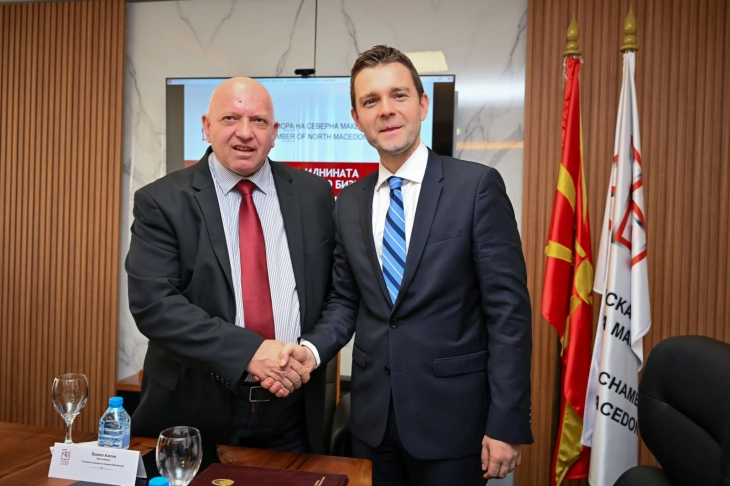 Министерот Муцунски ги продолжува посетите со бизнис-секторот, денеска средба со Стопанската комора