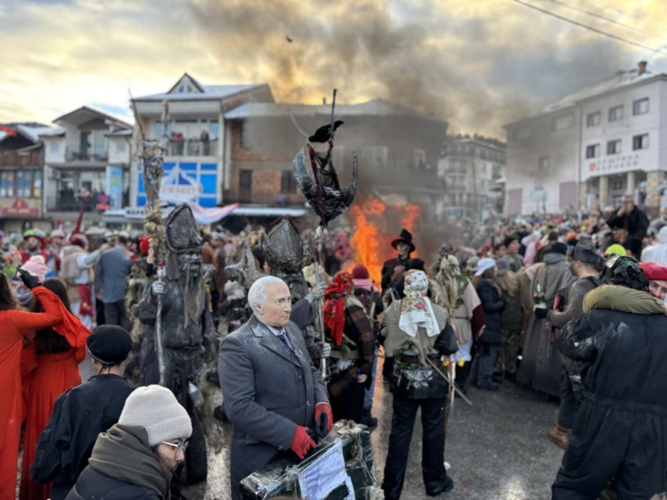 Со василичарско оро и палење на маските заврши Вевчанскиот карневал