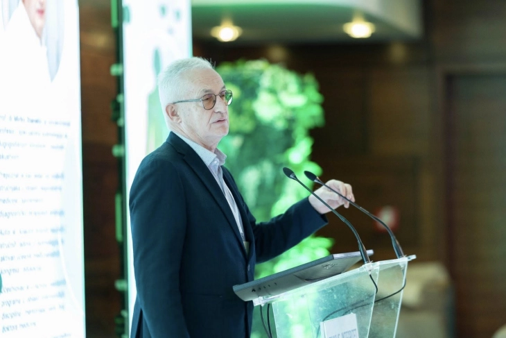 Доктор Станетиќ: Пушењето е една од главните причини за карцином на белите дробови и за емфизем, мора да работиме да се намали бројот на пушачи