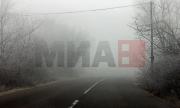 Në rrugën Resnjë - Makedonski Brod, dukshmëria është zvogëluar nga 100 në 150 metra për shkak të mjegullës