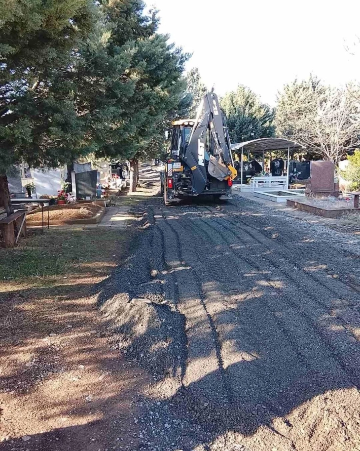 Продолжува уредување на градските гробишта во Куманово