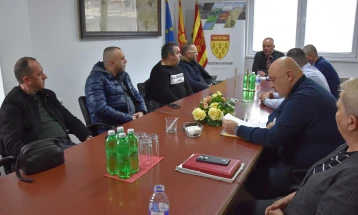 Средба на градоначалникот Владко Грозданов со сопствениците на пицериите од Трговскиот центар блок А