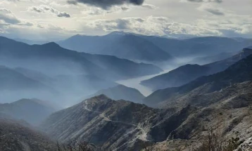 Сончево со мала облачност, дневна температура до 13 степени