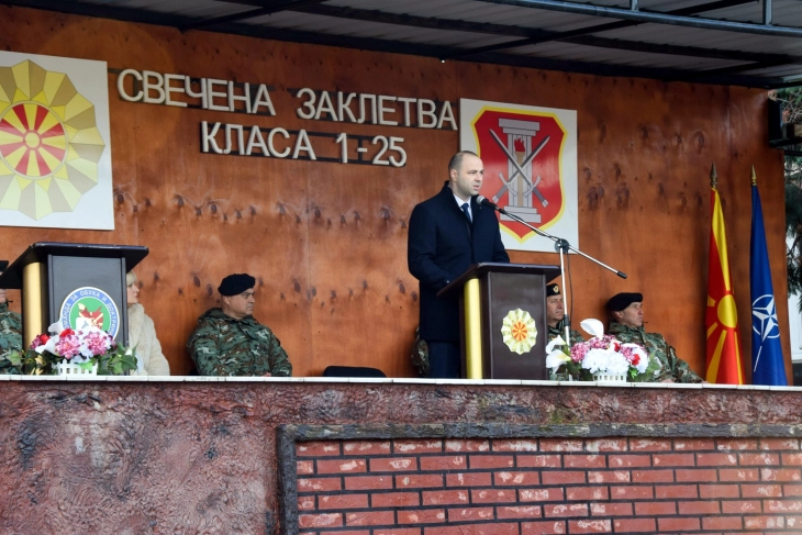 Мисајловски: Сè поголем интерес за професионални војници, годинава конкурс за уште 300