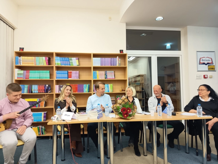 Во Кавадарци промовирана книгата ,,Враќањето од Делфи