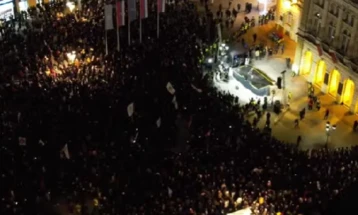 Во Нови Сад почна протест под мотото „Што значи победа?“ на кој повикаа студентите во блокада