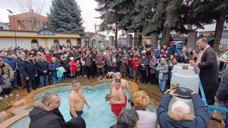Одбележан Водокрст во црквата Пресвета Богородица во Тетово, традицијата бележи 40 годишен јубилеј