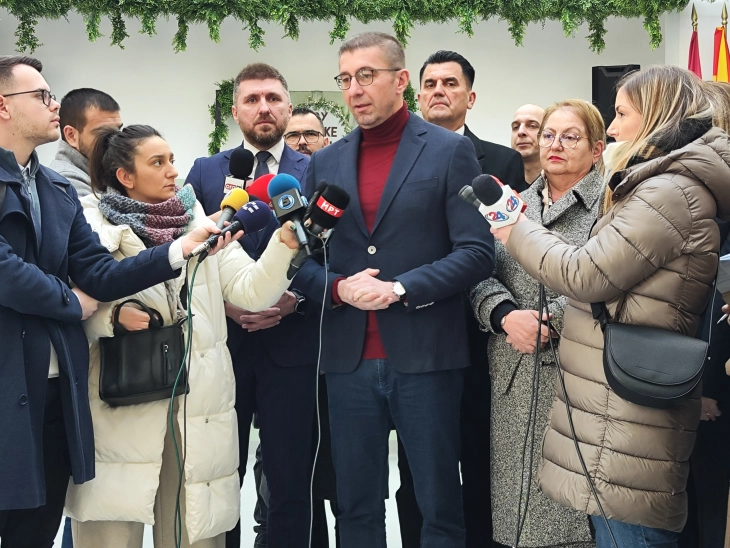 Mickoski: Krahas projekteve të reja, duhet të shlyejmë edhe borxhet e Qeverisë së mëparshme, pjesa më e madhe nga euroobligacioni, rreth 700 milionë euro, janë për këtë qëllim