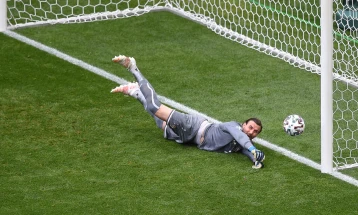 Димитриевски ја зачува својата мрежа, Валенсија победи на гости