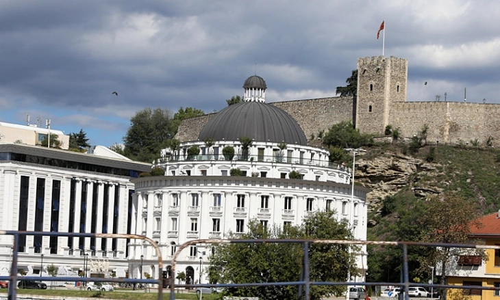 Шалтерите за наплата и рекламации на „Водовод и канализација“ Скопје денеска ќе работат од 7:30 до 15:30