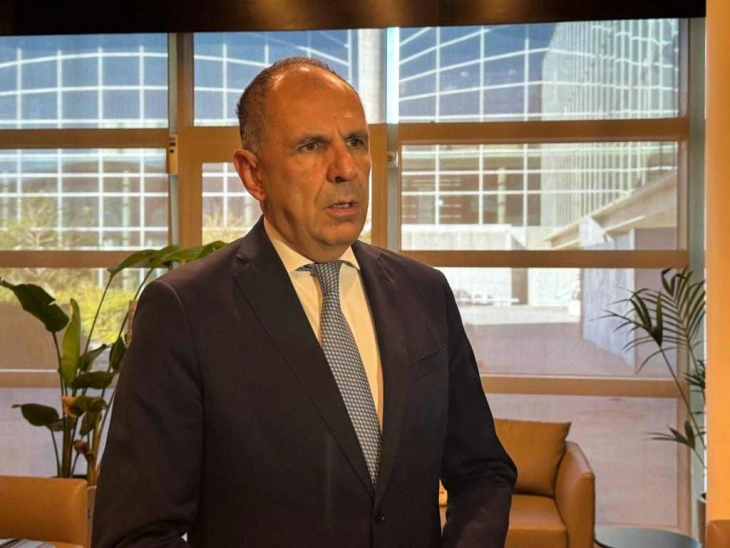 Герапетритис потврди дека Грција добила покана од Трамп за учество во Мировниот совет за Газа