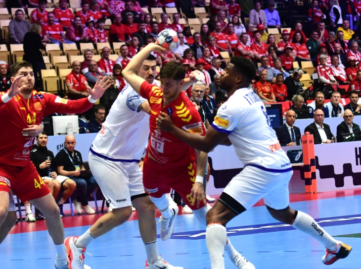 ЕХФ ЕУРО 2026: Два гола негатива за македонските ракометари против Португалија (полувреме)