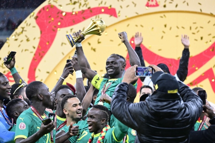 Senegali në finale kaotike deri te titulli i dytë kampion afrikan