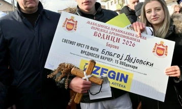 Богојавление – Водици во Берово: Благој Дујовски прв до светиот крст