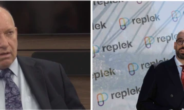 Азески и директорот Пецоски во „Реплек“ АД, на работна средба за новите инвестициски вложувања и извозните капацитети