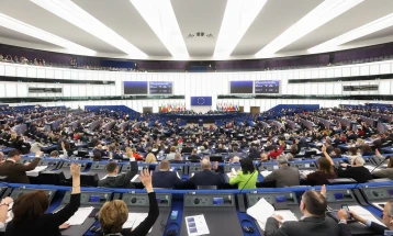 PE-ja mbështet miratimin e pakos së ndihmës për Ukrainën në procedurë të shkurtuar