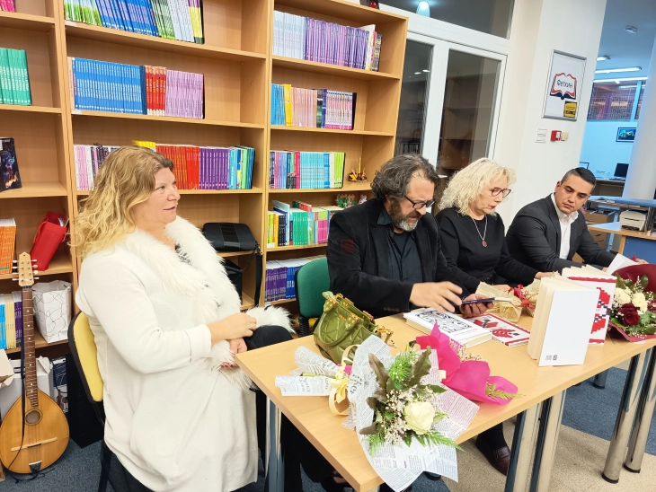 Три збирки поезија од две  поетеси промовирани во Кавадарци