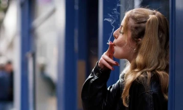 Алиу: Предлог-законот го регулира пушењето на отворен јавен простор, каде што има присуство на повеќе луѓе