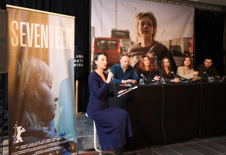 Селектирањето на македонскиот филм „17“, кој ќе се натпреварува во програмата „Перспективи“ на Берлиналето, е голем национален успех