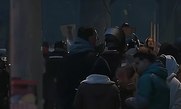 Полициски сили влегоа во Филозофскиот факултет во Нови Сад на повик на деканот