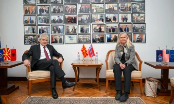 Ali Ahmeti takoi ambasadoren e Norvegjisë, Kristin Melsom