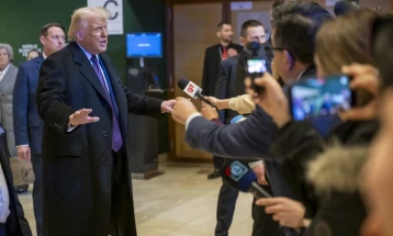 Tramp: Biseda me Zelenskin ishte e mirë, të gjithë duan që lufta të mbarojë