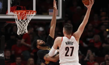 Трипл-дабл за Нуркиќ, но Јута сепак загуби