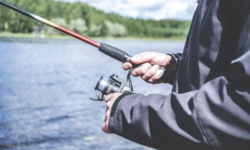 Објавен ценовникот на дозволите за спортски риболов на Охридското Езеро