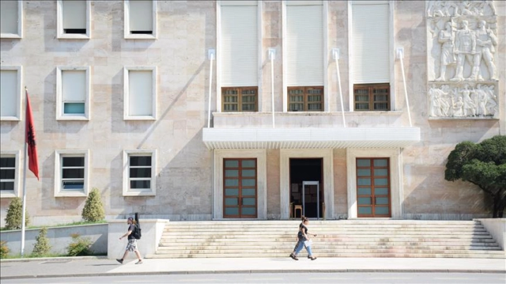 Економската програма на албанската Влада предвидува понатамошно намалување на јавнот долг