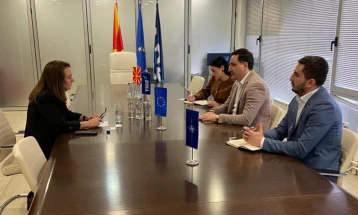 Директорот на Дирекцијата за ТИРЗ се сретна со извршниот директор за владини работи на Магна Интернационал