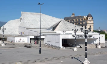 Директорот Арсовски и обоистката Петрушевска со различни тврдења за нејзината суспензија, ќе одлучува дисциплинска комисија на МОБ