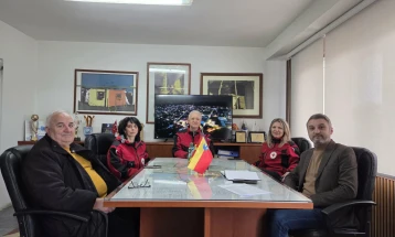 Црвен крст Кавадарци подели хуманитарни пакети за социјално загрозени од општина Росоман 