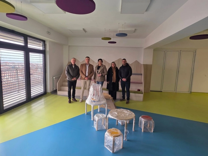 Ротари клубот „Кочани-Виница“ донираше мебел за новиот објект „Детелинки“ на детската градинка во Кочани