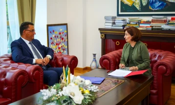 Takim i Siljanovska Davkova me guvernatorin e Bankës Popullore, Sllaveski