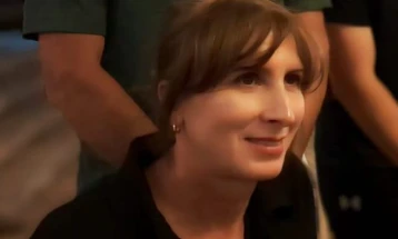 (Видео) Позната новинарка Даниела Зиси: Пустец, меѓу уништувањето и заканите од бегалските кампови